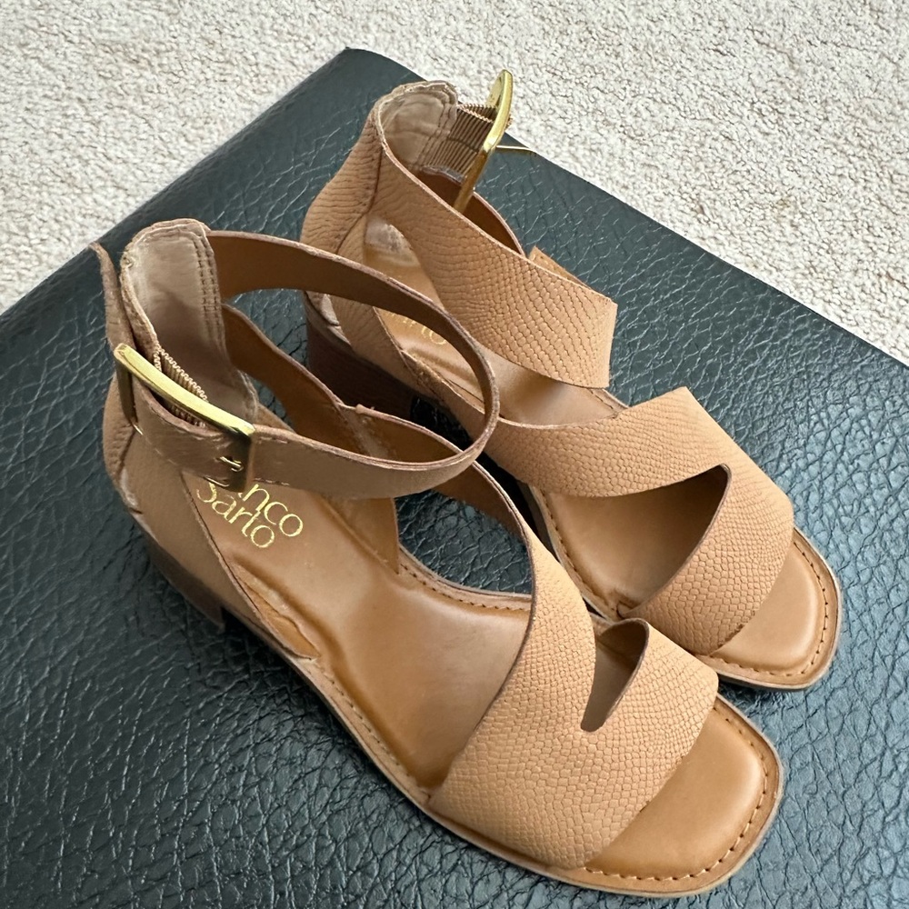 Sarto by Franco Sarto Women's Tan Sandals